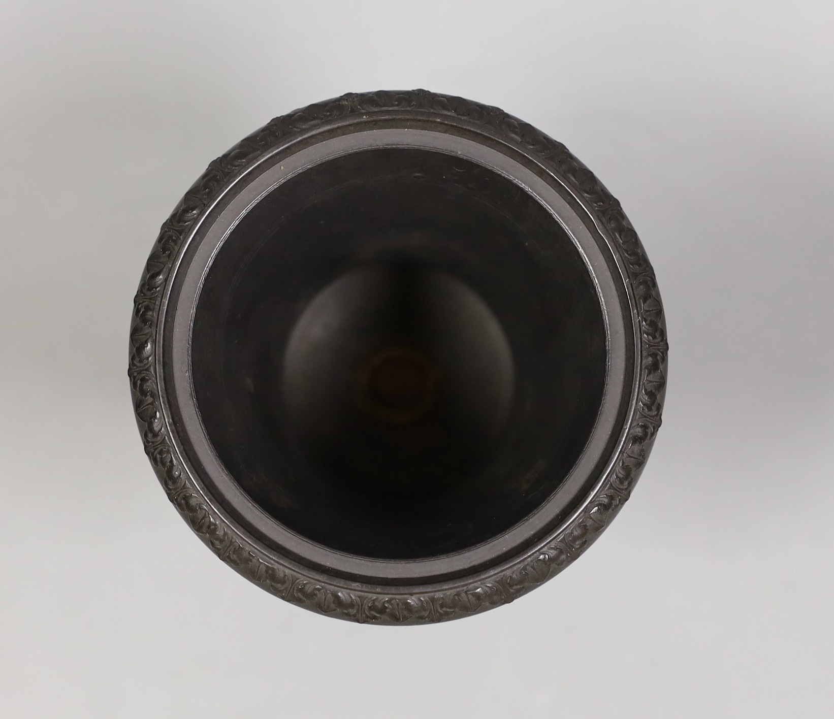 A Wedgwood black basalt urn vase, 13cm tall